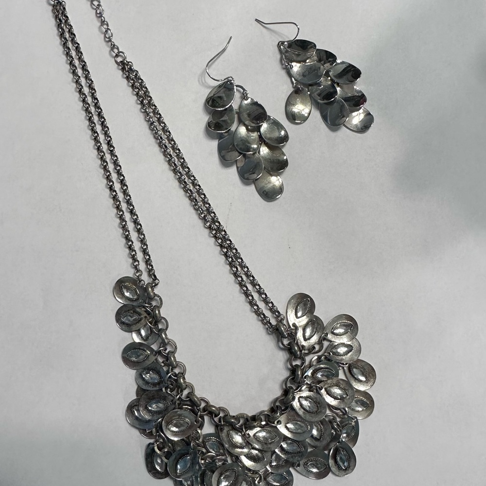 Elegant Silver Necklace and Earring Set